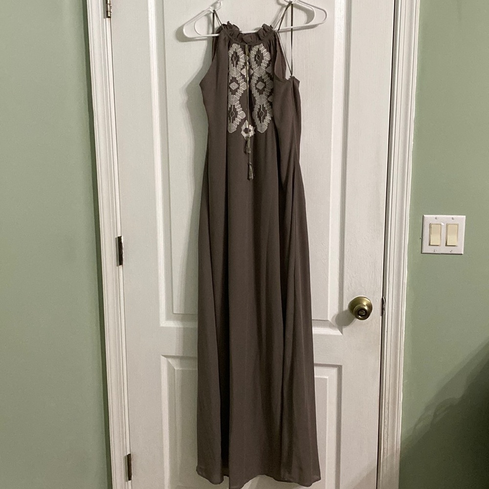 Love Stitch gorgeous spaghetti strap Tan gown with front detail. Size M.